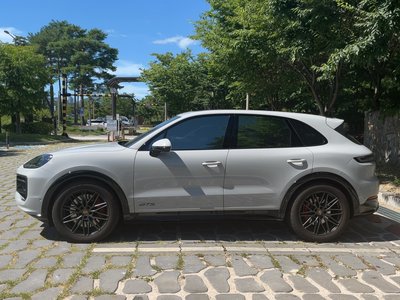 صورة 2 لـ 2025 Porsche CAYENNE