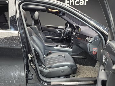 MERCEDES-BENZ E-CLASS - 10