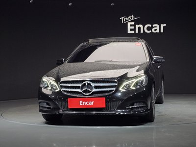 MERCEDES-BENZ E-CLASS - 2