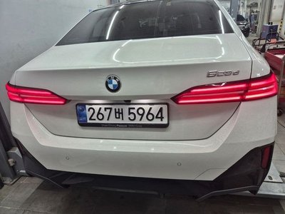 BMW 5 SERIES - 2