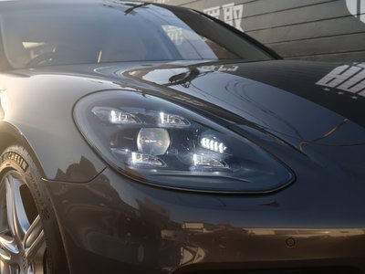 PORSCHE PANAMERA - 3