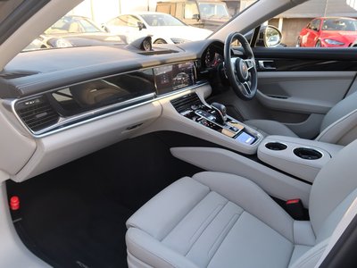 PORSCHE PANAMERA - 6