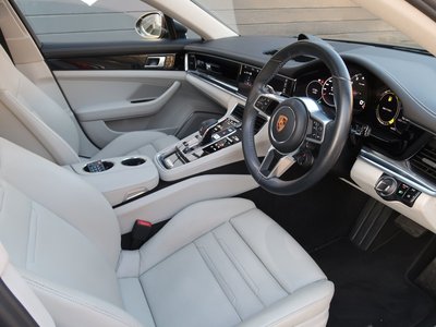 PORSCHE PANAMERA - 8