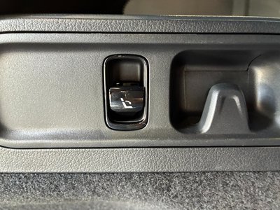صورة مصغرة 18 لـ 2025 Mercedes-BENZ C-CLASS