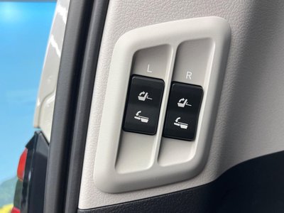 صورة مصغرة 40 لـ 2023 Toyota LAND CRUISER PRADO