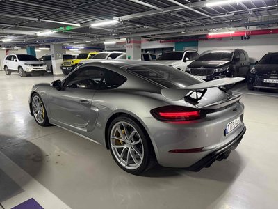 PORSCHE 718 CAYMAN - 4