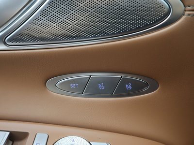 2021 Genesis GV70 — миниатюра 16