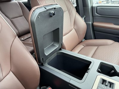 2025 Toyota LAND CRUISER 250 — миниатюра 50