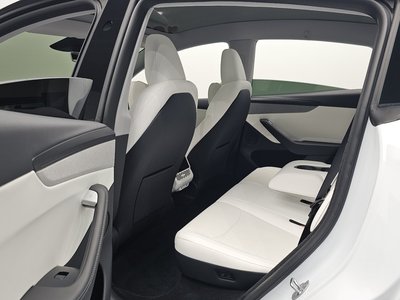 صورة مصغرة 18 لـ 2025 Tesla MODEL Y