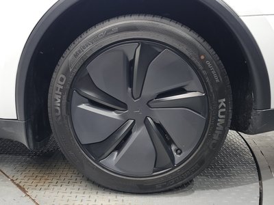 2025 Tesla MODEL Y photo 8