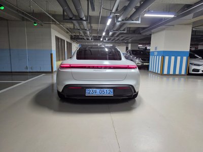 2021 Porsche TAYCAN 照片 3