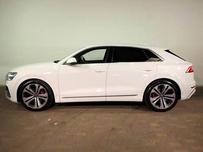 AUDI Q8 - 3