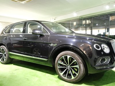 BENTLEY BENTAYGA - 9