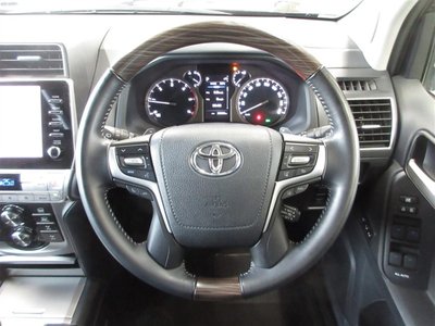 صورة 9 لـ 2023 Toyota LAND CRUISER PRADO