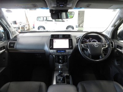 صورة 8 لـ 2023 Toyota LAND CRUISER PRADO