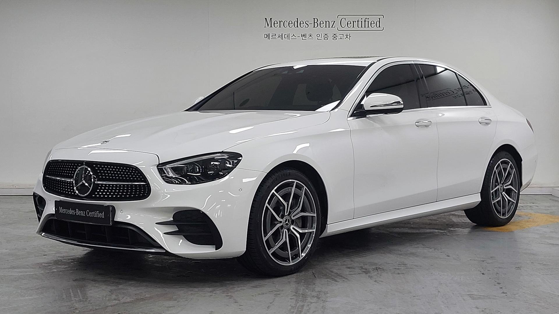 MERCEDES-BENZ E-CLASS - View 1