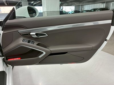 صورة مصغرة 22 لـ 2024 Porsche 718