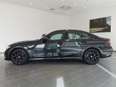 2025 BMW 3 SERIES photo 10