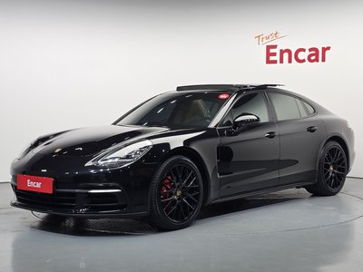 PORSCHE PANAMERA - 1