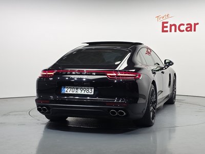 PORSCHE PANAMERA - 4