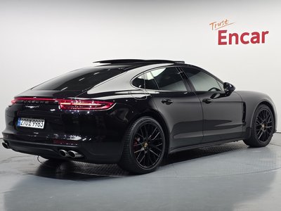 PORSCHE PANAMERA - 3