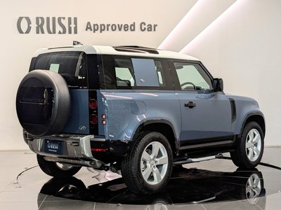 LAND ROVER DEFENDER - 4