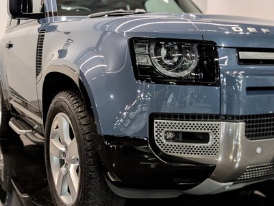 LAND ROVER DEFENDER - 10