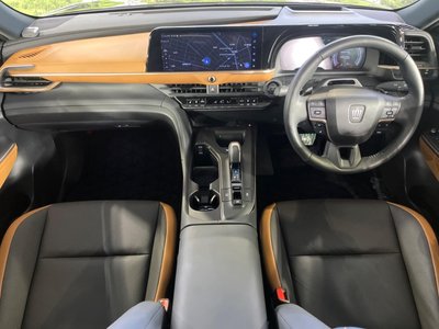 TOYOTA CROWN CROSSOVER - 2