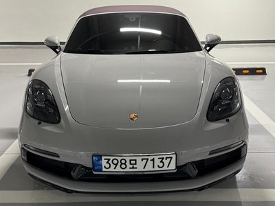 PORSCHE 718 BOXSTER