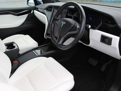 2020 Tesla MODEL X thumbnail 37