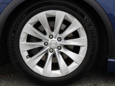 2020 Tesla MODEL X thumbnail 18