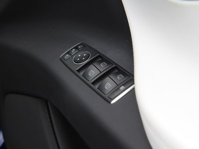 2020 Tesla MODEL X thumbnail 39