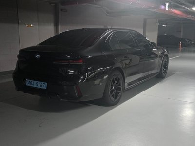 BMW I7 - 4