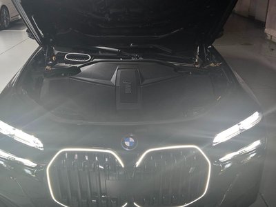BMW I7 - 7