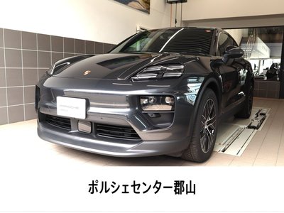 PORSCHE MACAN - 1