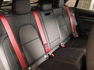 PORSCHE MACAN - 8