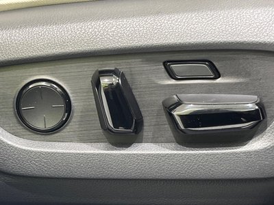 2023 Lexus RX thumbnail 33