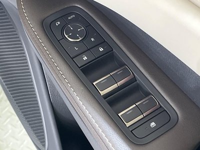 2023 Lexus RX thumbnail 50