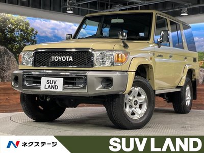 TOYOTA LAND CRUISER 70 - 1