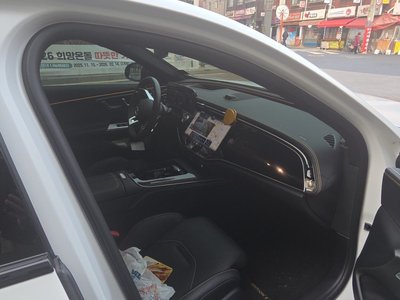 MERCEDES-BENZ E-CLASS - 10