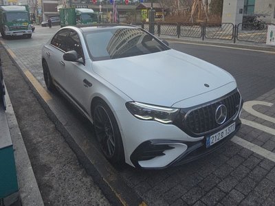 MERCEDES-BENZ E-CLASS - 2