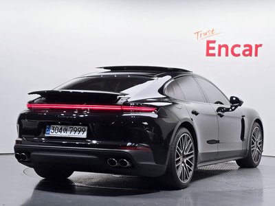 PORSCHE PANAMERA - 3
