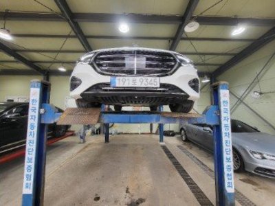 MERCEDES-BENZ E-CLASS - 1