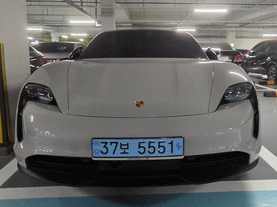 صورة 1 لـ 2023 Porsche TAYCAN