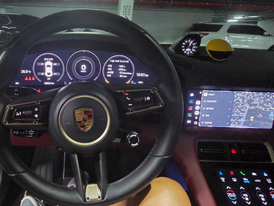 صورة مصغرة 11 لـ 2023 Porsche TAYCAN