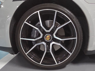 صورة مصغرة 13 لـ 2023 Porsche TAYCAN