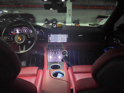 صورة مصغرة 12 لـ 2023 Porsche TAYCAN