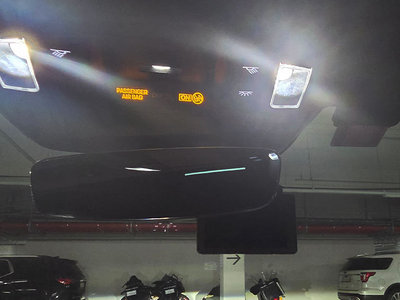 صورة 9 لـ 2023 Porsche TAYCAN