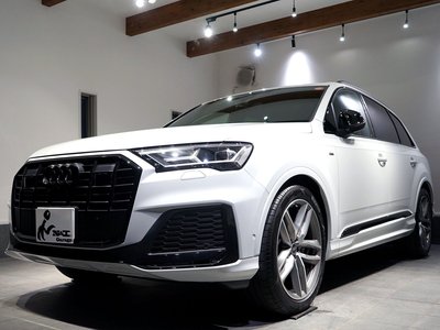 AUDI Q7 - 1