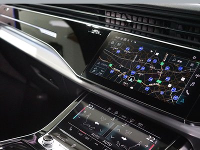 AUDI Q7 - 8